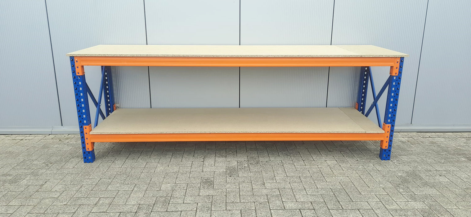 Werkbank 100cm hoog, 290cm breed, 80cm diep met boven en onderlaag