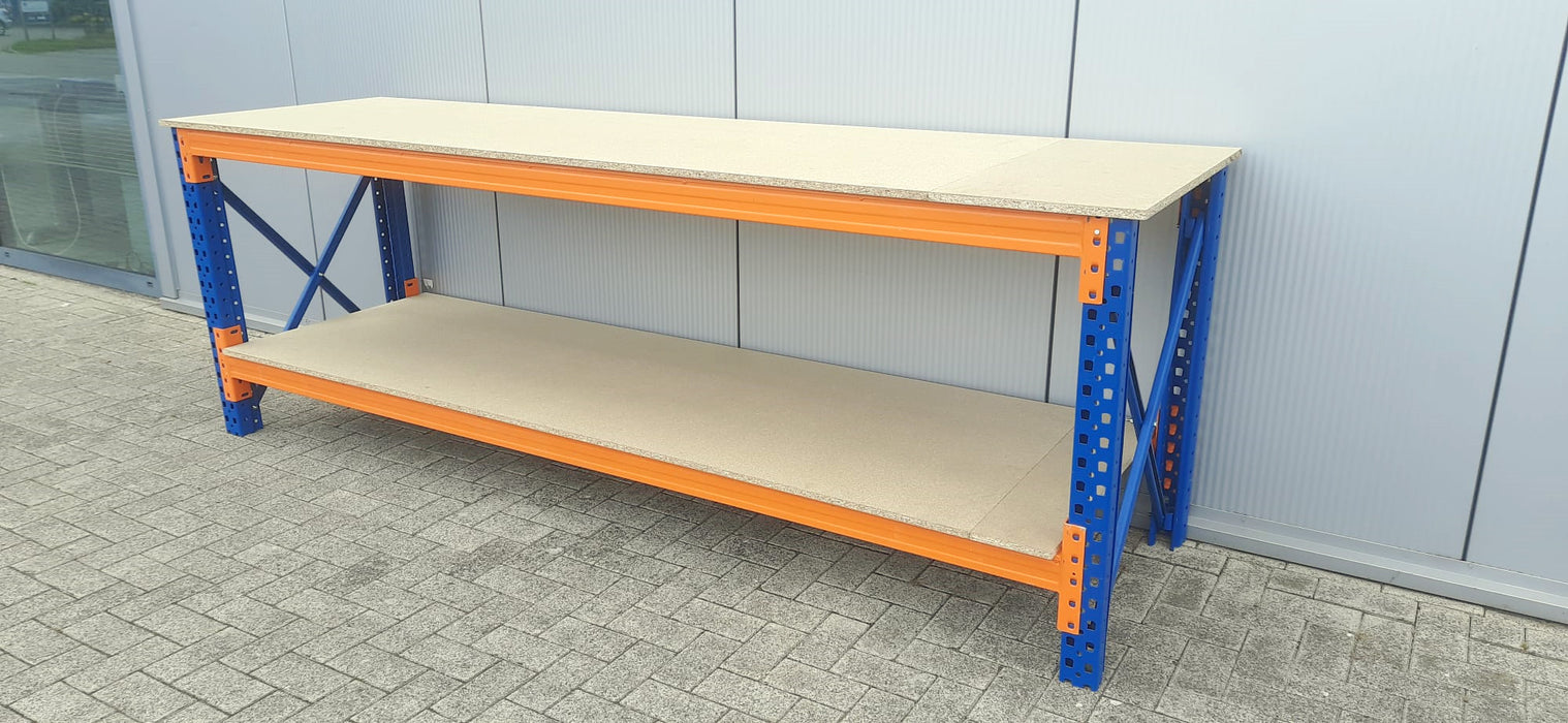 Werkbank 100cm hoog, 290cm breed, 80cm diep met boven en onderlaag