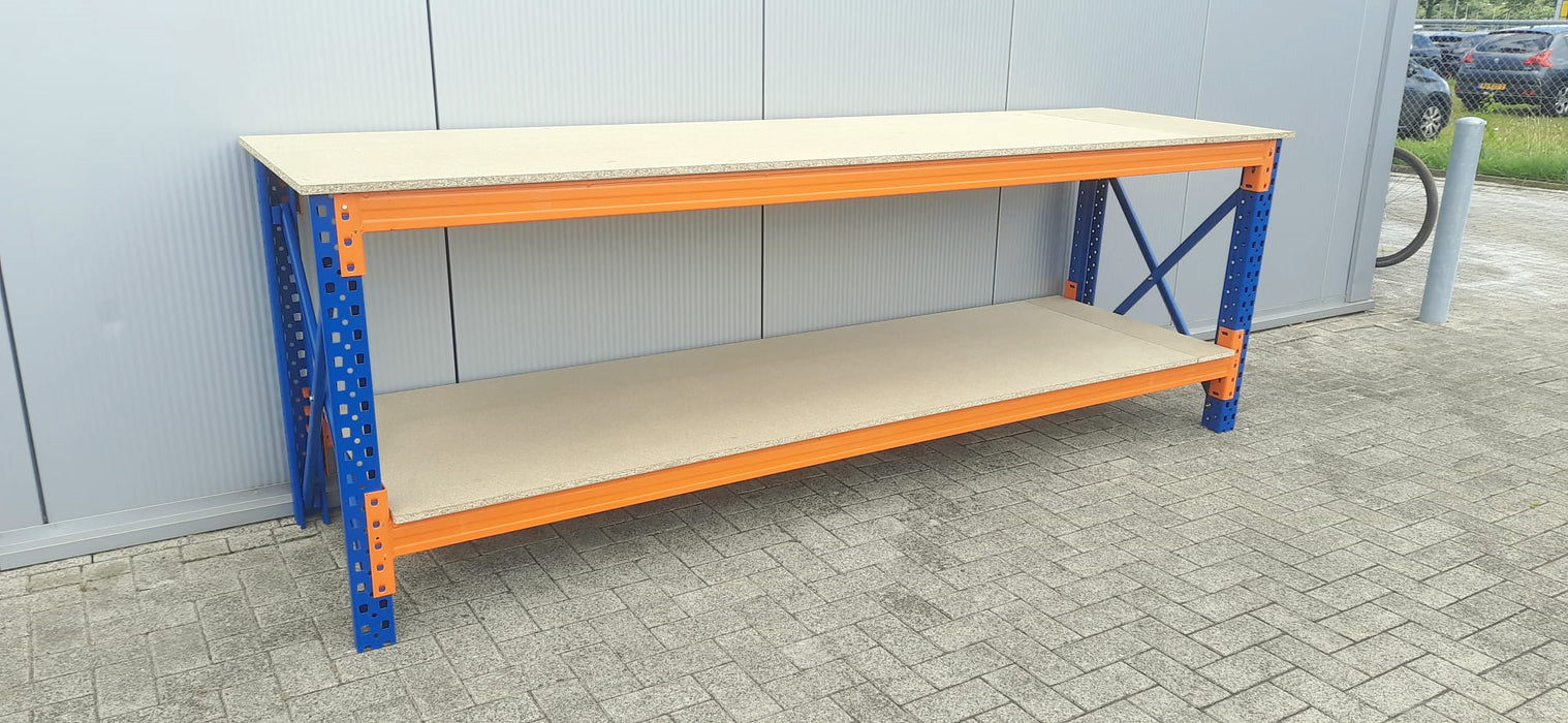 Werkbank 100cm hoog, 290cm breed, 80cm diep met boven en onderlaag