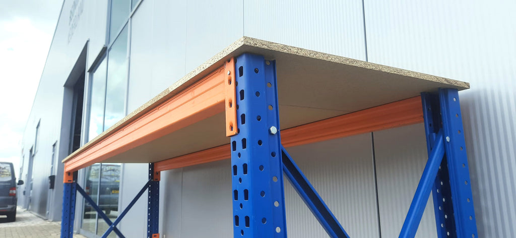 Werkbank 100cm hoog, 290cm breed, 80cm diep met bovenlaag